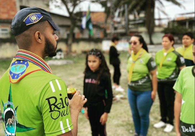 reuniao em clube de desbravadores